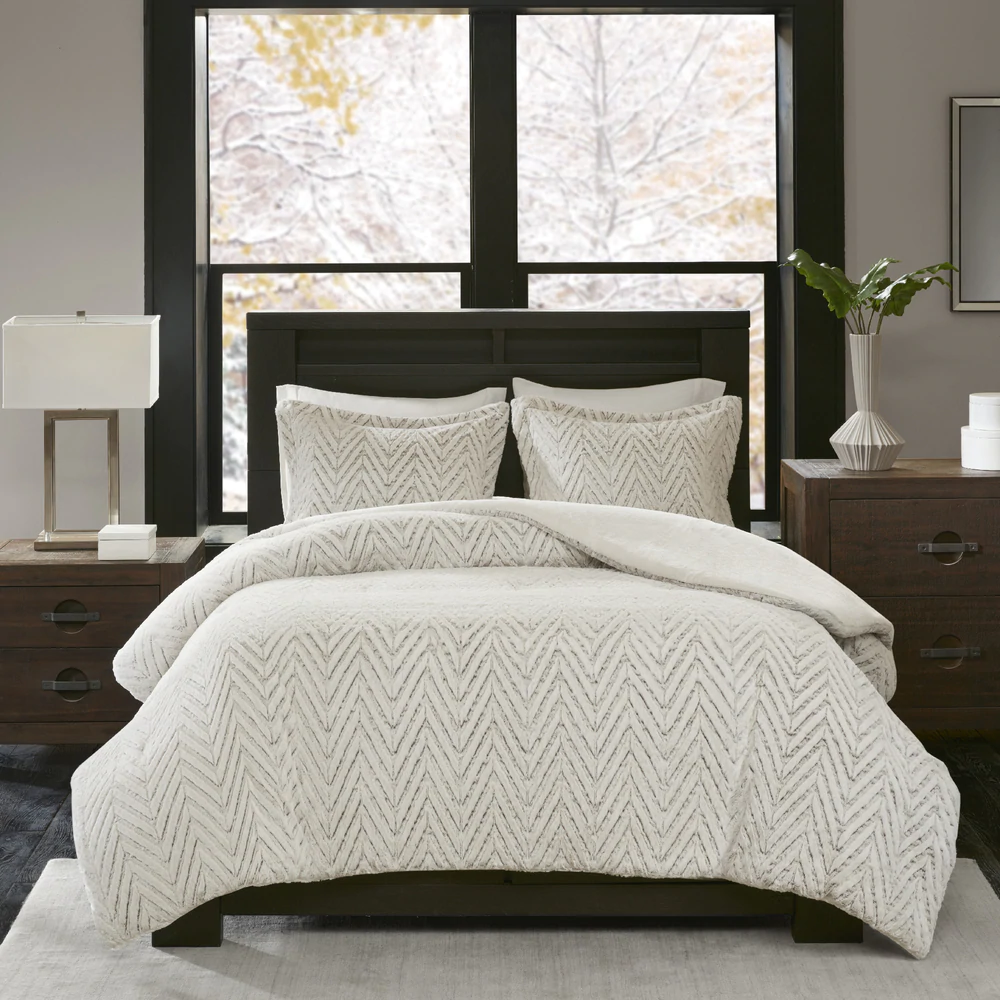 Aurora Ivory Extra Warm Ultra Plush and Cozy Plush Down Alternative Comforter Set