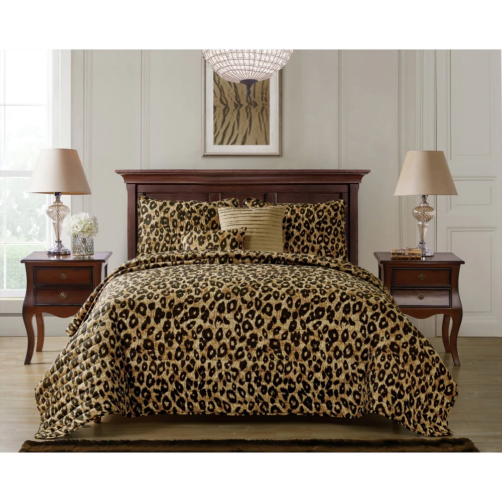 Cheetah Reversible 5-Piece Bedding, Animal Print Quilt Set in Brown