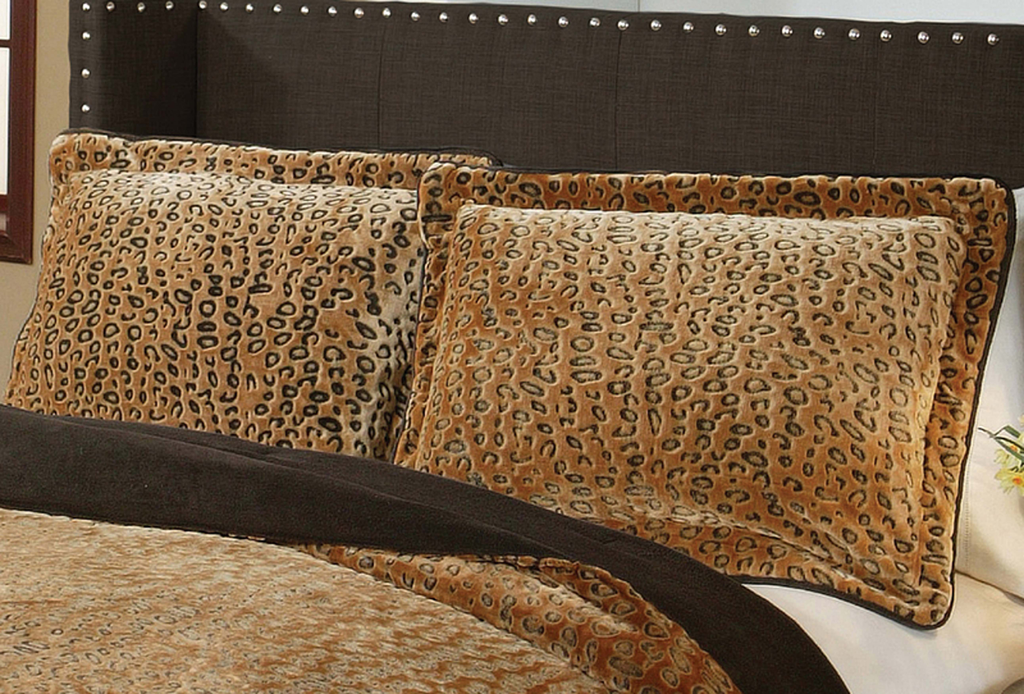 Cheetah Animal Print Bedding Plush Velvet Safari 3-Piece Comforter Set 